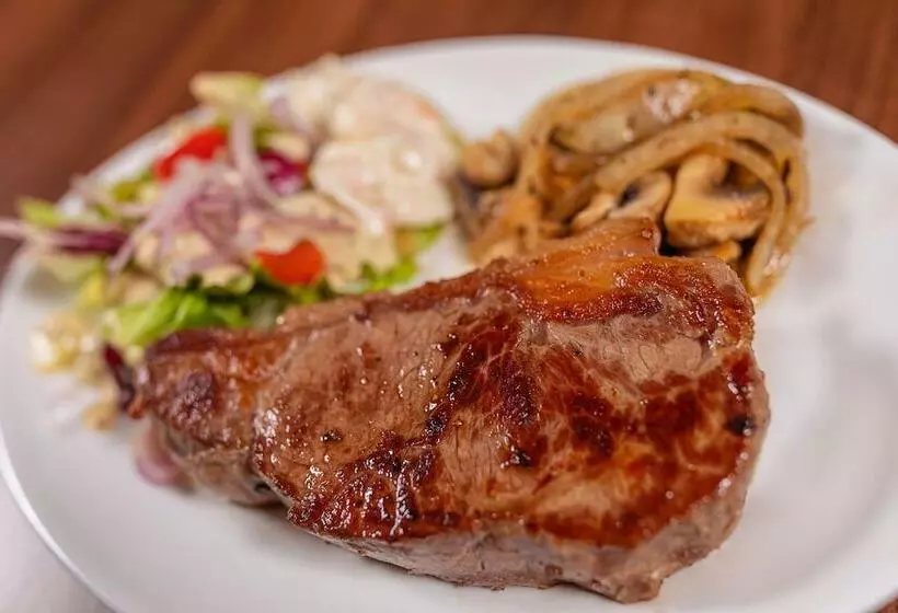 Larkins Pub Restaurant And B&b