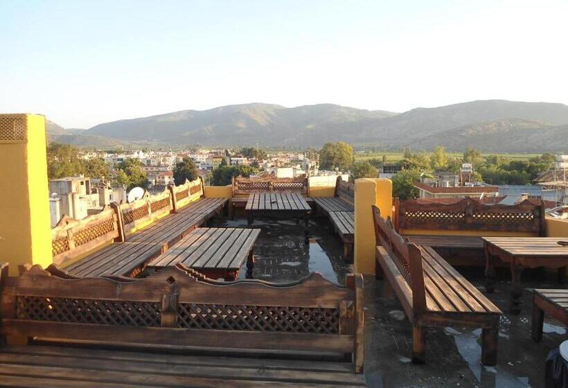 Homeros Pension & Guesthouse