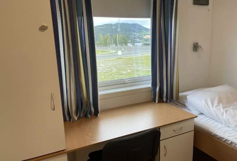 ホテル Biri Arena Overnatting