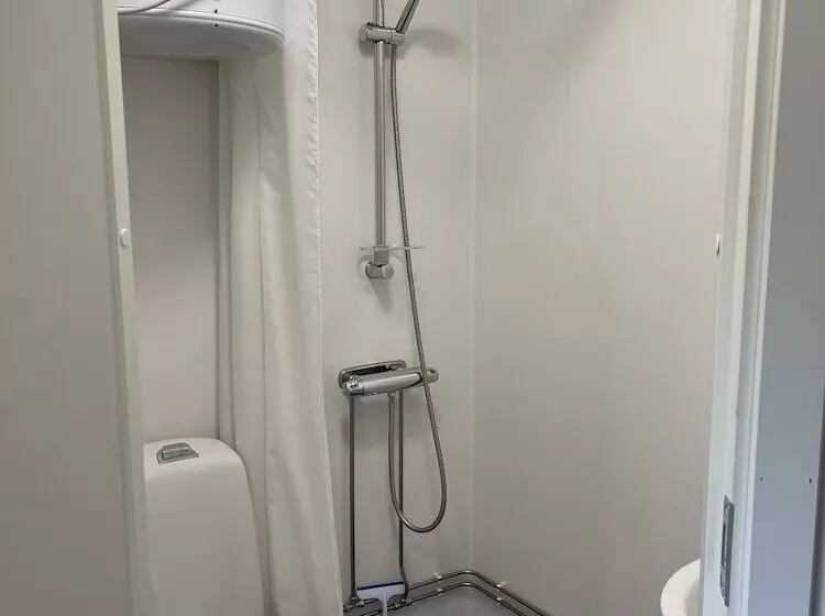 ホテル Biri Arena Overnatting