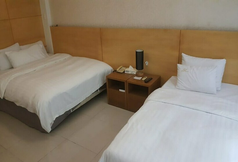 Lohas Hotel By Oyo Rooms