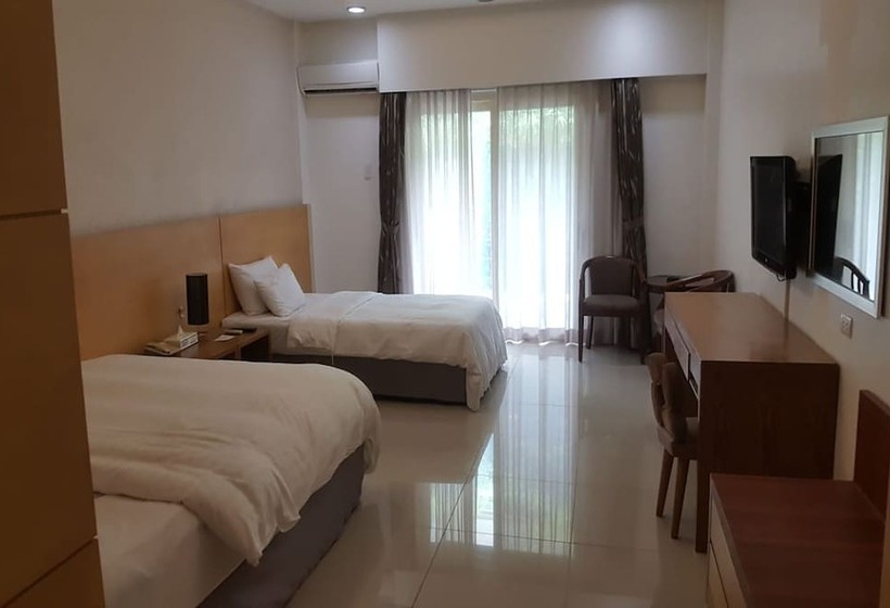 Lohas Hotel By Oyo Rooms