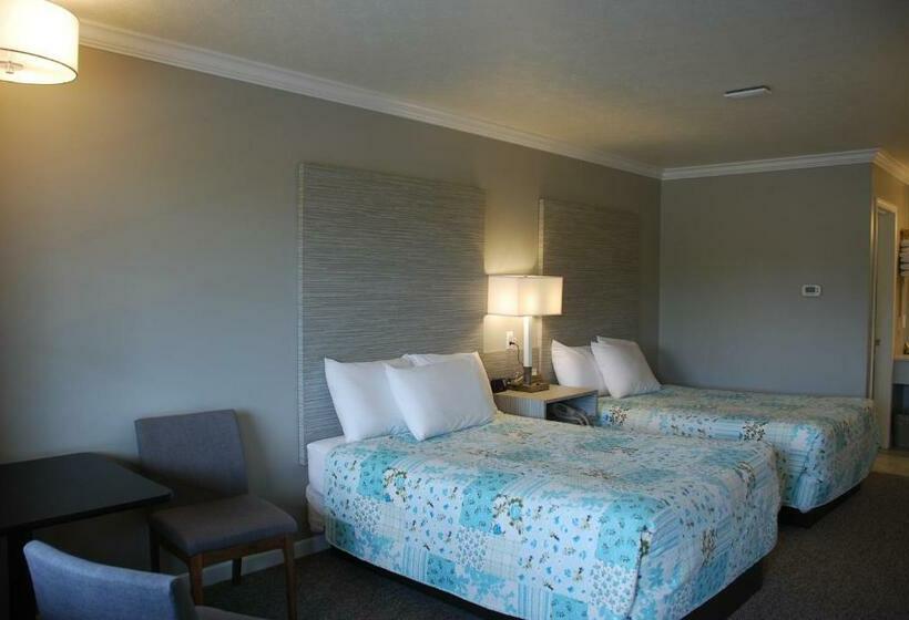 فندق على الطريق Berlin Village Inn