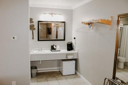 فندق على الطريق Berlin Village Inn