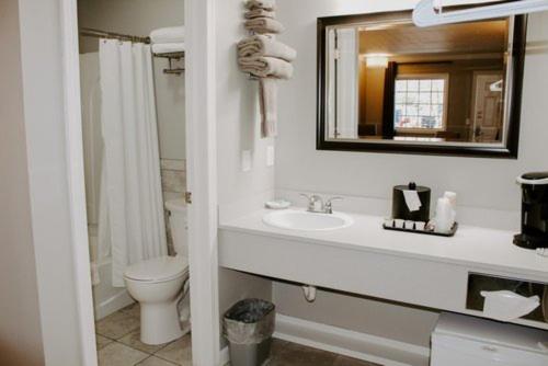 فندق على الطريق Berlin Village Inn