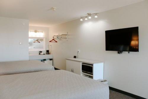 فندق على الطريق Berlin Village Inn