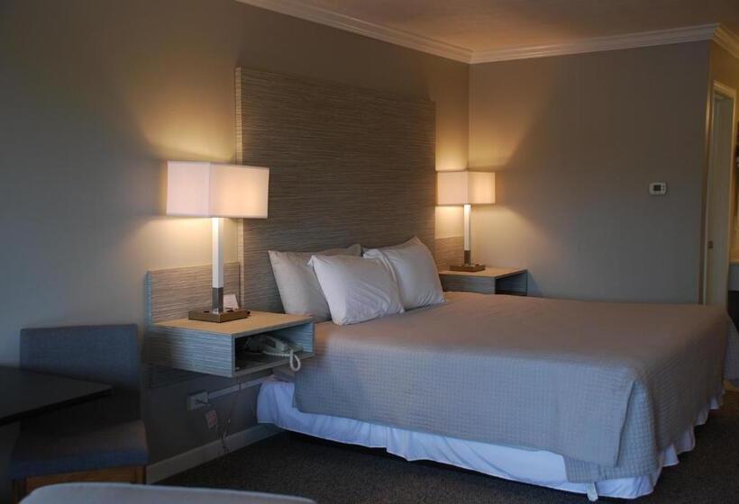 فندق على الطريق Berlin Village Inn