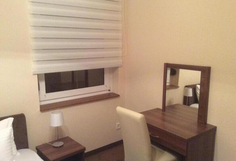 بنسيون Arina Villa