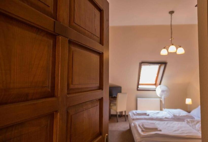 بنسيون Arina Villa