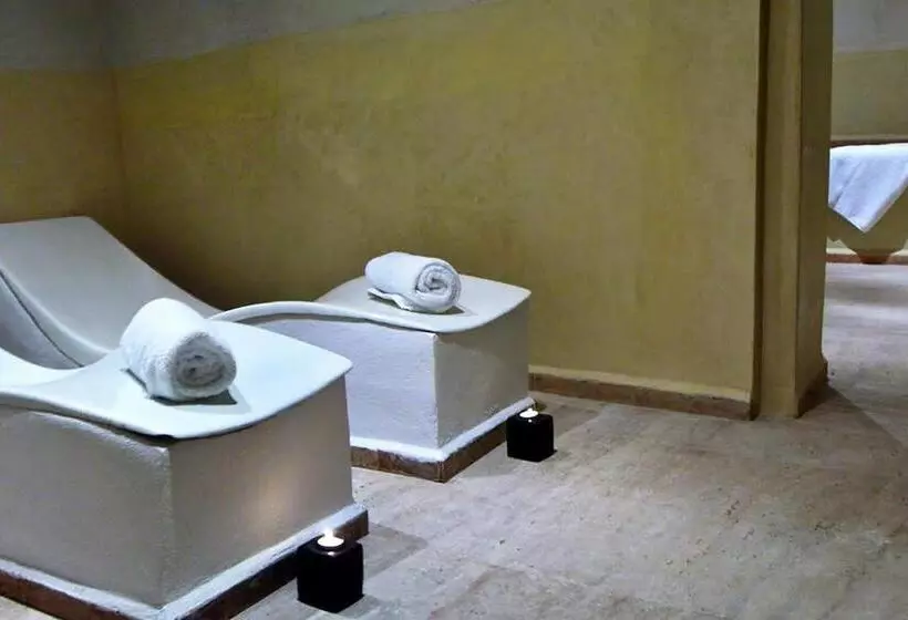 Majatalo Domaine Malika   Adults Only