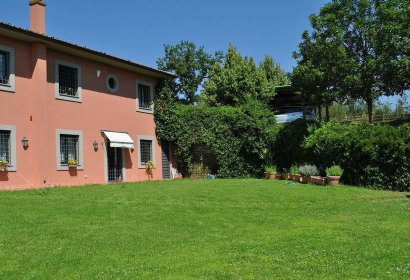 تختخواب و صبحانه Casale Vicino Al Golf Nazionale