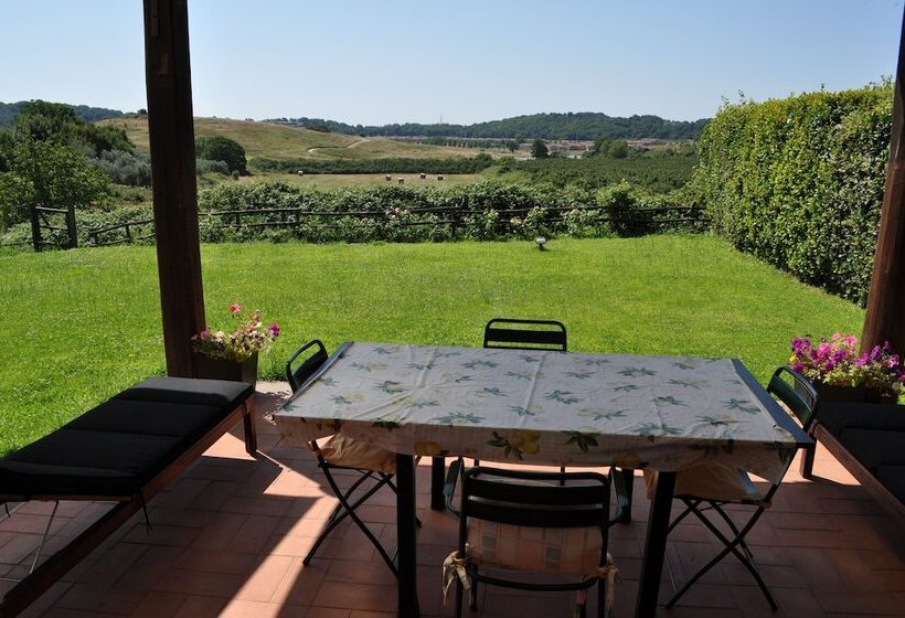 تختخواب و صبحانه Casale Vicino Al Golf Nazionale