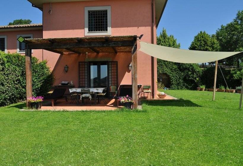 تختخواب و صبحانه Casale Vicino Al Golf Nazionale