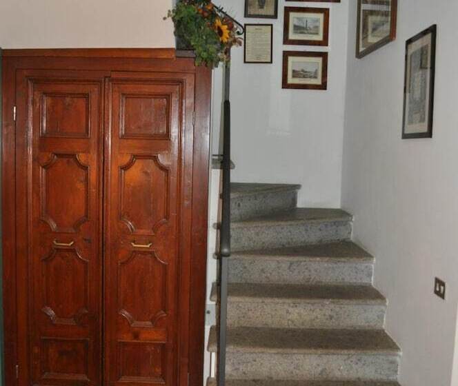 تختخواب و صبحانه Casale Vicino Al Golf Nazionale