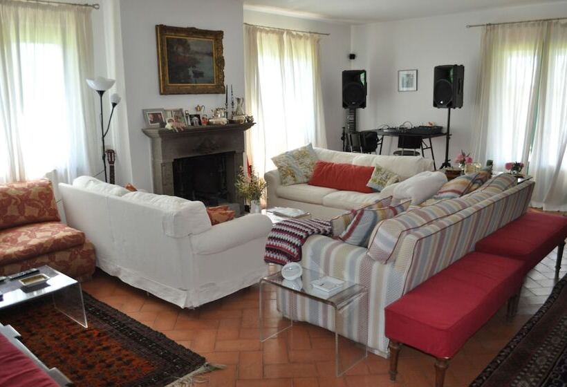 تختخواب و صبحانه Casale Vicino Al Golf Nazionale