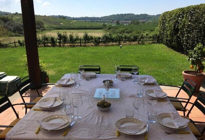 تختخواب و صبحانه Casale Vicino Al Golf Nazionale