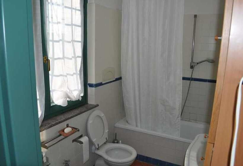 تختخواب و صبحانه Casale Vicino Al Golf Nazionale