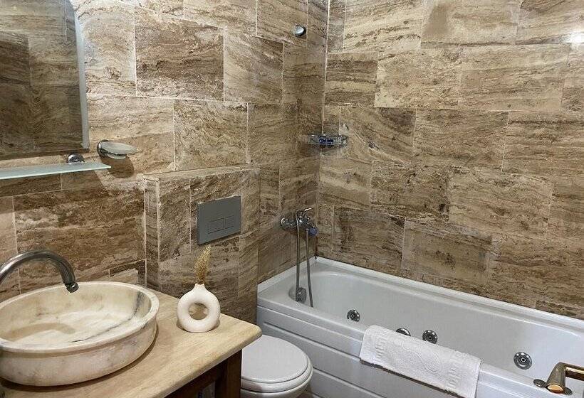 هتل Sinasos Arnovalley