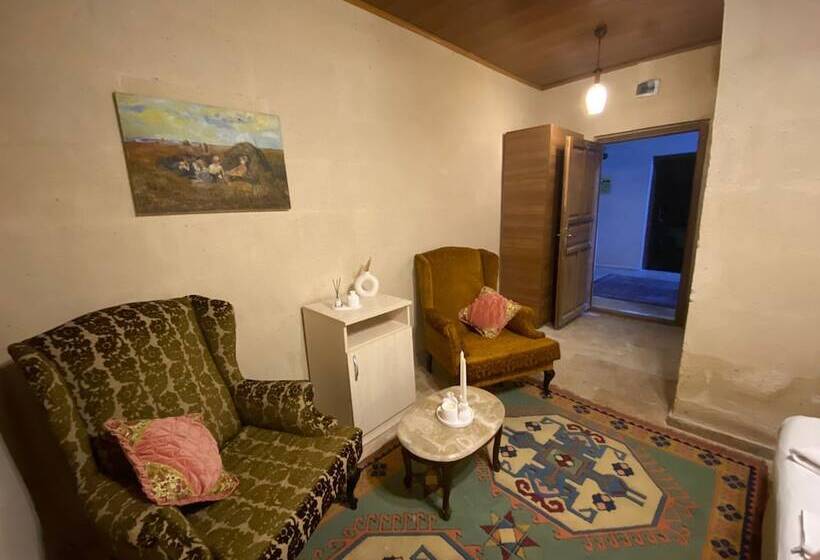 هتل Sinasos Arnovalley