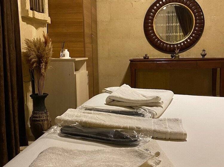 هتل Sinasos Arnovalley