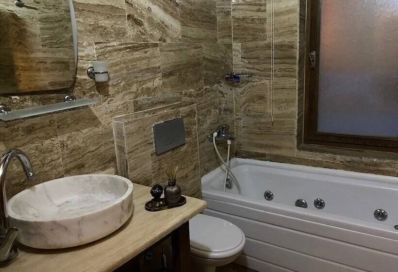 هتل Sinasos Arnovalley