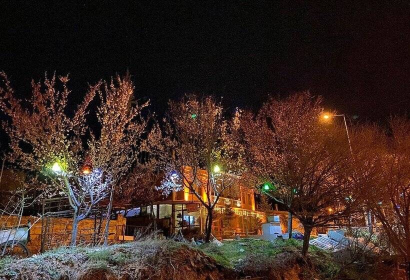 هتل Sinasos Arnovalley