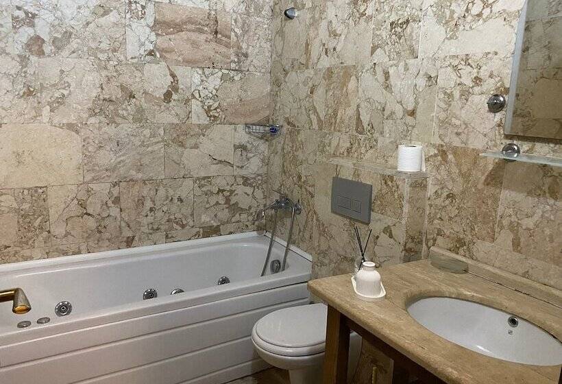 هتل Sinasos Arnovalley