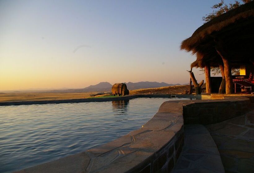 هتل Rostock Ritz Desert Lodge