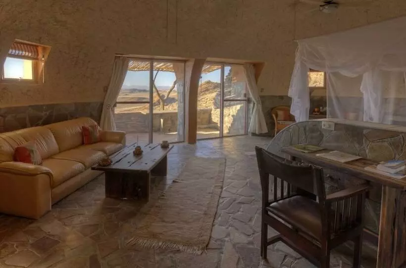 هتل Rostock Ritz Desert Lodge