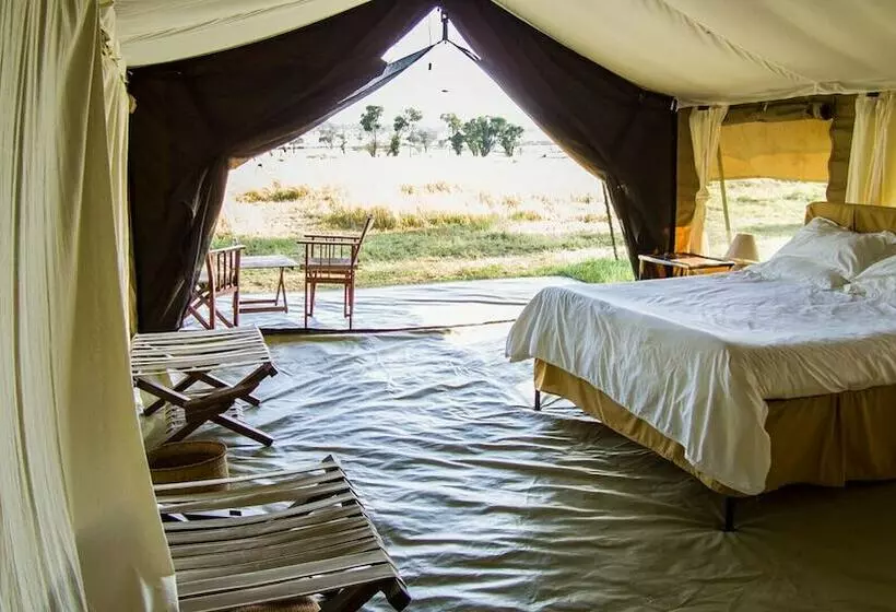 هتل Serengeti Savannah Camps