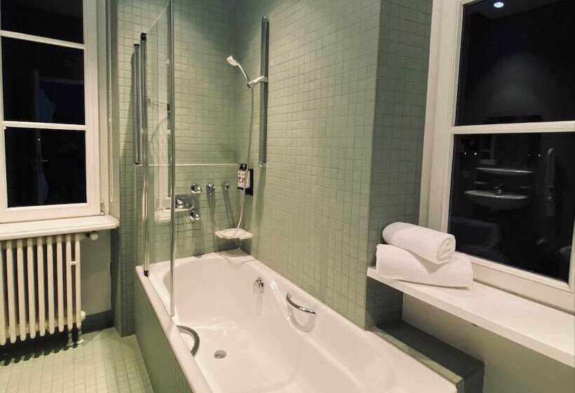 هتل Hôtel Château Schengen