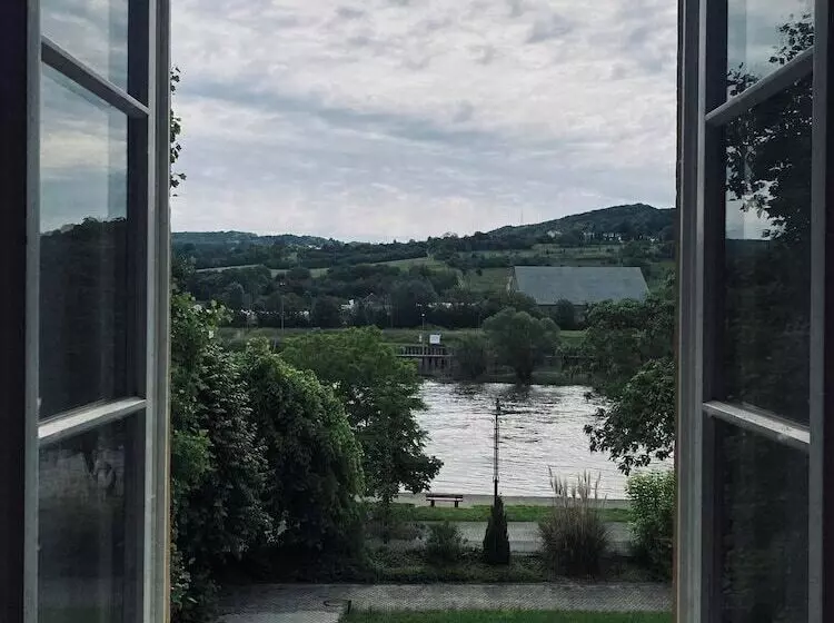 هتل Hôtel Château Schengen