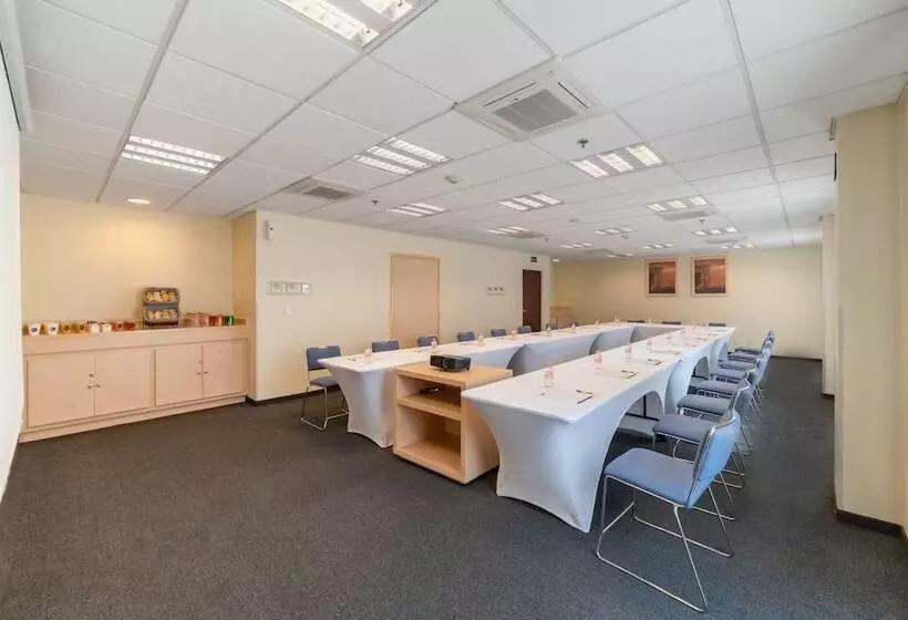 בית מלון כפרי City Express By Marriott Tula