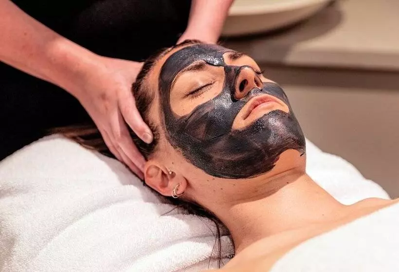 Deep Blue Hotel & Hot Springs