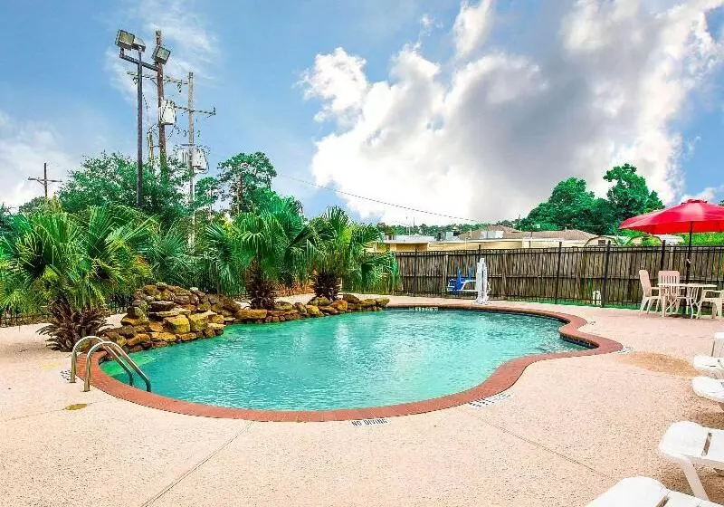 Отель Econo Lodge Inn & Suites Beaumont