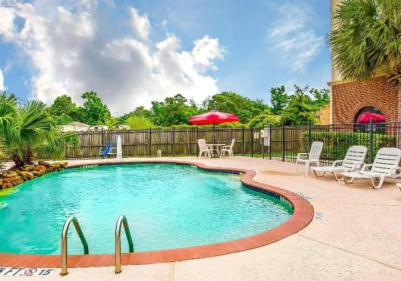 Отель Econo Lodge Inn & Suites Beaumont