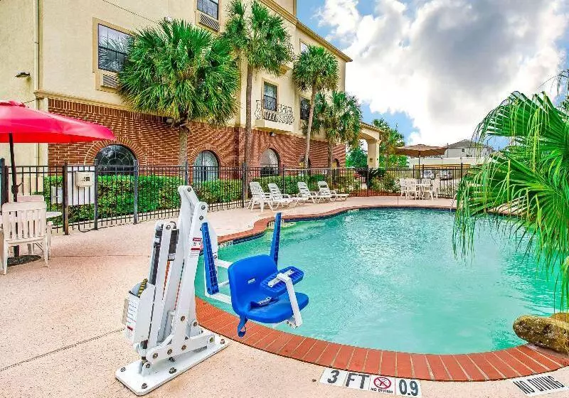 Отель Econo Lodge Inn & Suites Beaumont