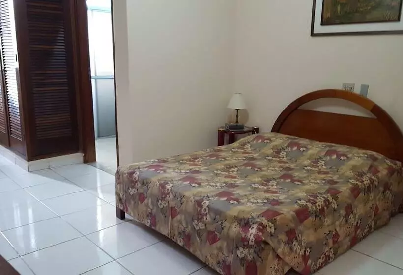 Hotel Fenicia Palace