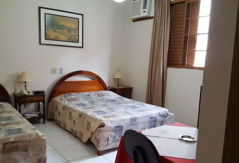 Hotel Fenicia Palace