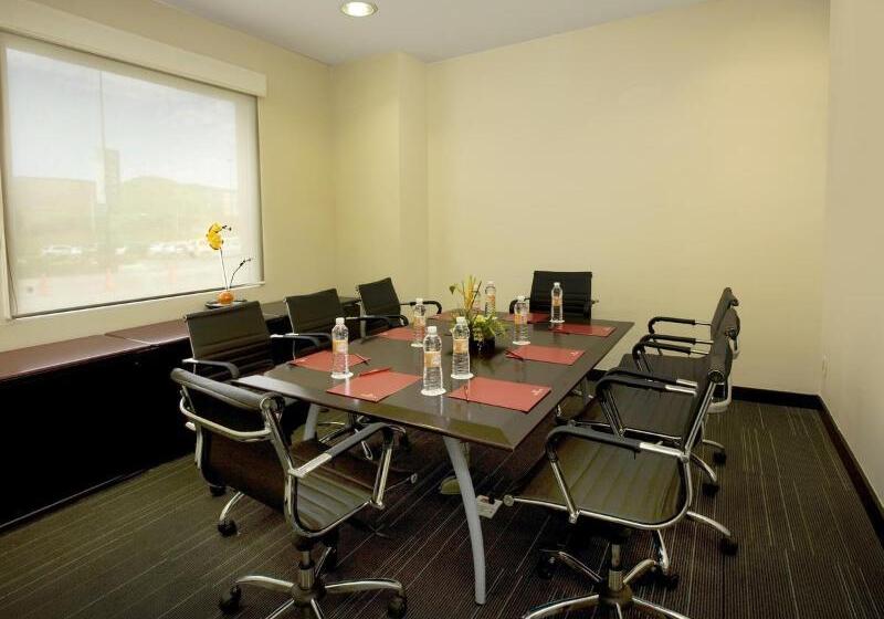 Otel Fiesta Inn Tepic