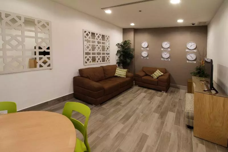 בית מלון כפרי Holiday Inn Express & Suites Irapuato