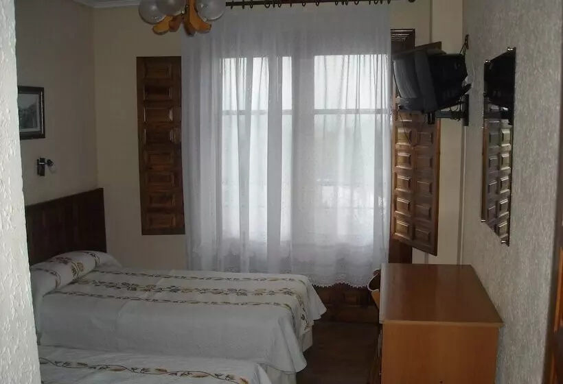 Hotel Hostal Paratene