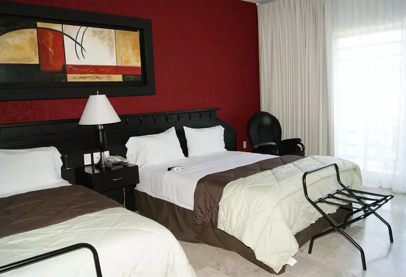 Hotel Montroi & Fitness