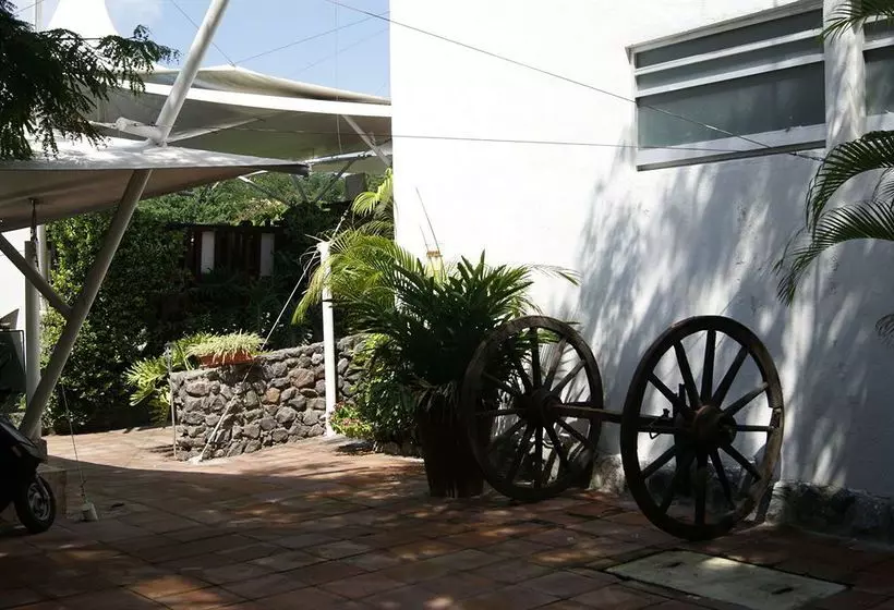 Hotel Montroi & Fitness