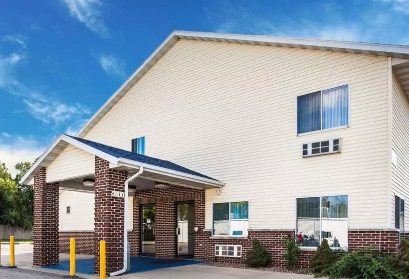 فندق Rodeway Inn