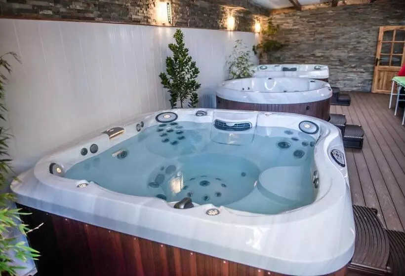 Отель Serena Suite