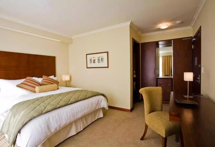 Отель Stubel Suites & Cafe