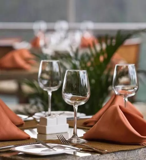 Отель Stubel Suites & Cafe