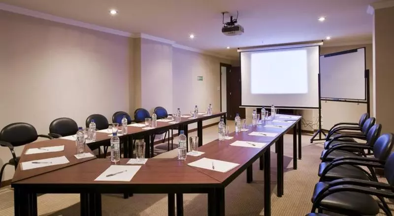 Отель Stubel Suites & Cafe