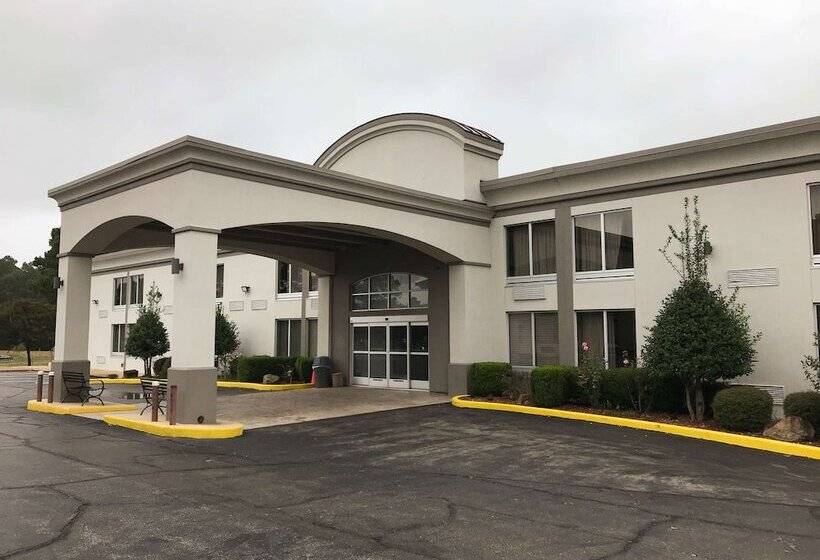 فندق Studio 6 Suites Tupelo, Ms